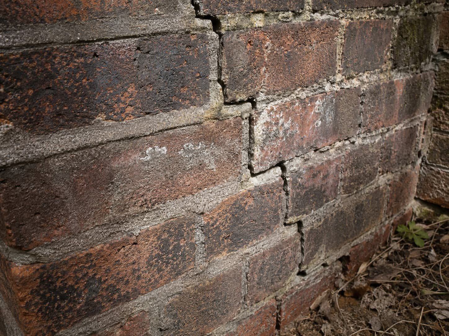 Foundation cracks stair-step damage in Lafayette LA